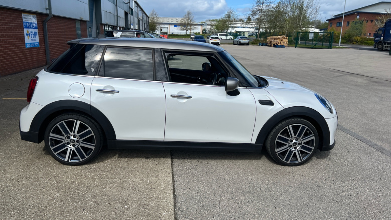 MINI Cooper 1.5 C Exclusive 5dr Auto Petrol Hatchback